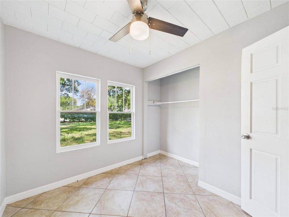 For Rent: $1,600 (2 beds, 1 baths, 880 Square Feet)