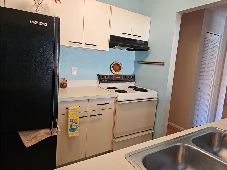 В аренду: $1,450 (2 спален, 2 ванн, 912 Квадратных фут)