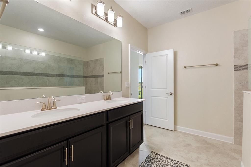 En Renta: $3,200 (3 camas, 3 baños, 2571 Pies cuadrados)