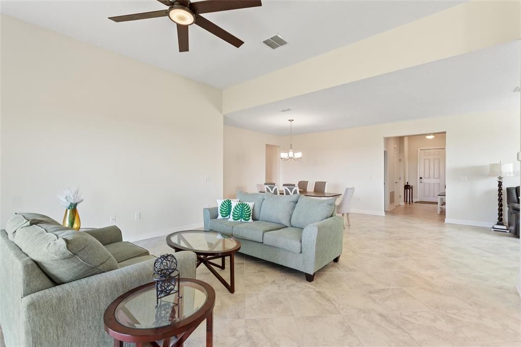 En Renta: $3,200 (3 camas, 3 baños, 2571 Pies cuadrados)