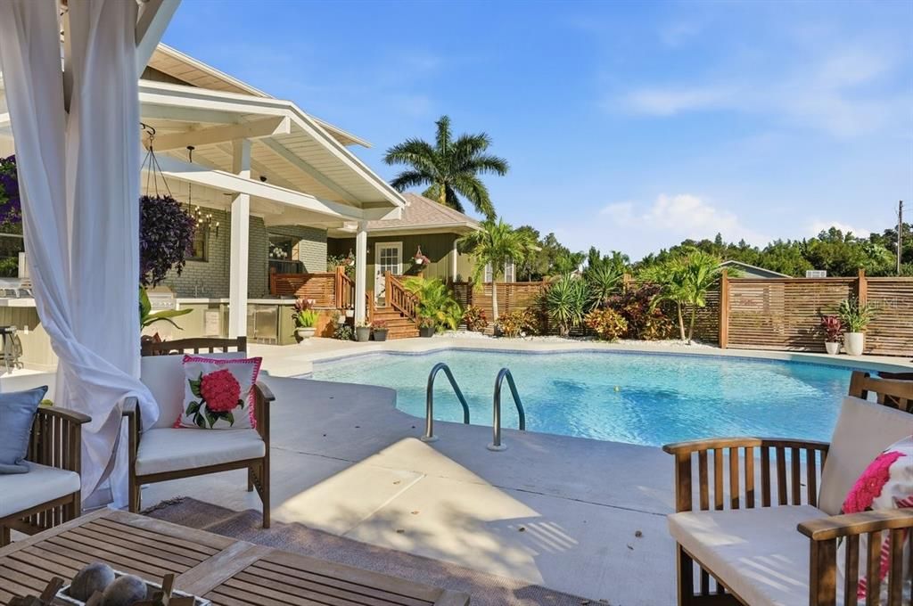 For Sale: $1,350,000 (5 beds, 3 baths, 4733 Square Feet)