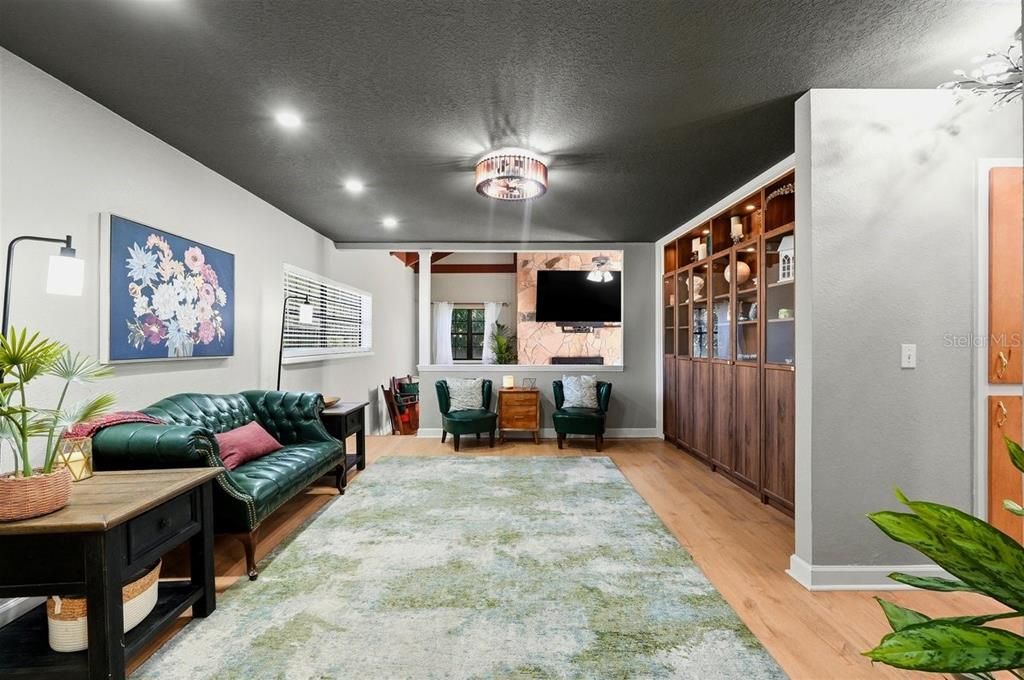 For Sale: $1,350,000 (5 beds, 3 baths, 4733 Square Feet)