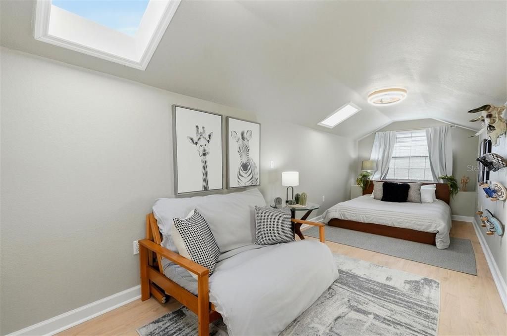 For Sale: $1,350,000 (5 beds, 3 baths, 4733 Square Feet)