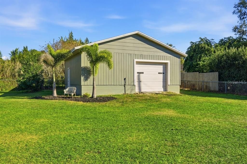 For Sale: $1,350,000 (5 beds, 3 baths, 4733 Square Feet)