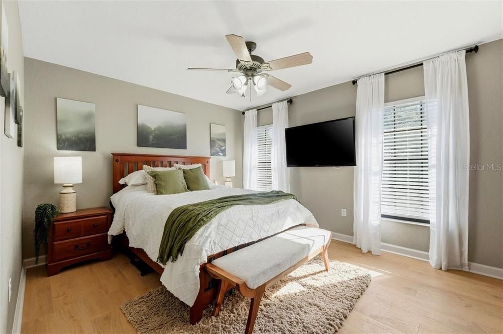 For Sale: $1,350,000 (5 beds, 3 baths, 4733 Square Feet)