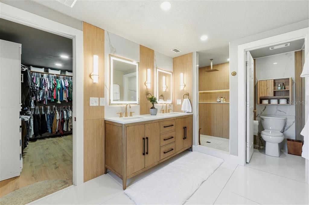 For Sale: $1,350,000 (5 beds, 3 baths, 4733 Square Feet)