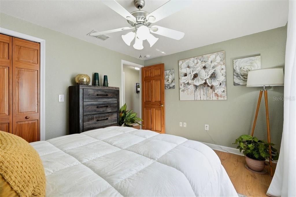 For Sale: $1,350,000 (5 beds, 3 baths, 4733 Square Feet)