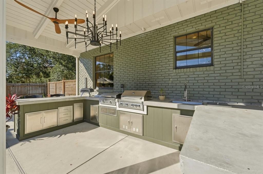 For Sale: $1,350,000 (5 beds, 3 baths, 4733 Square Feet)