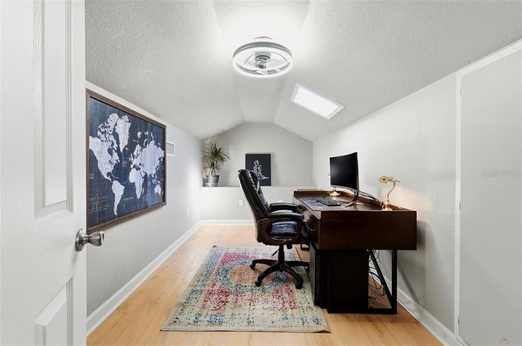 For Sale: $1,350,000 (5 beds, 3 baths, 4733 Square Feet)