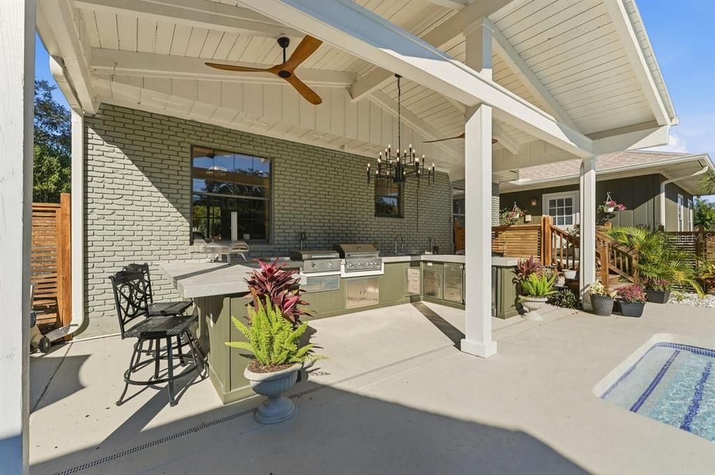 For Sale: $1,350,000 (5 beds, 3 baths, 4733 Square Feet)