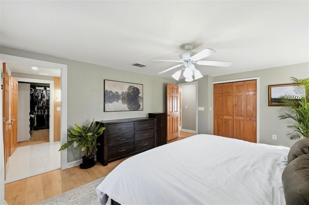 For Sale: $1,350,000 (5 beds, 3 baths, 4733 Square Feet)