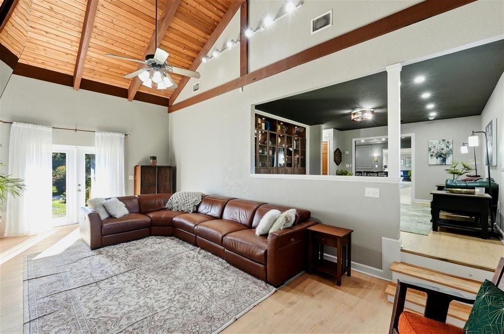 For Sale: $1,350,000 (5 beds, 3 baths, 4733 Square Feet)