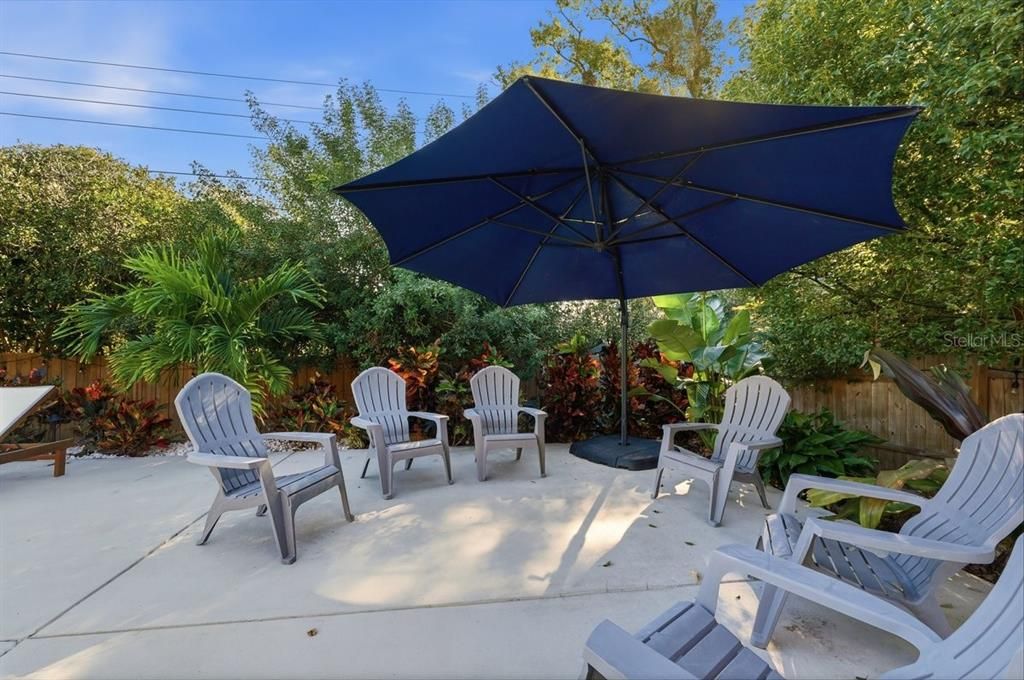 For Sale: $1,350,000 (5 beds, 3 baths, 4733 Square Feet)