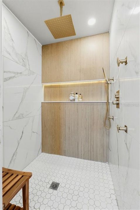 For Sale: $1,350,000 (5 beds, 3 baths, 4733 Square Feet)