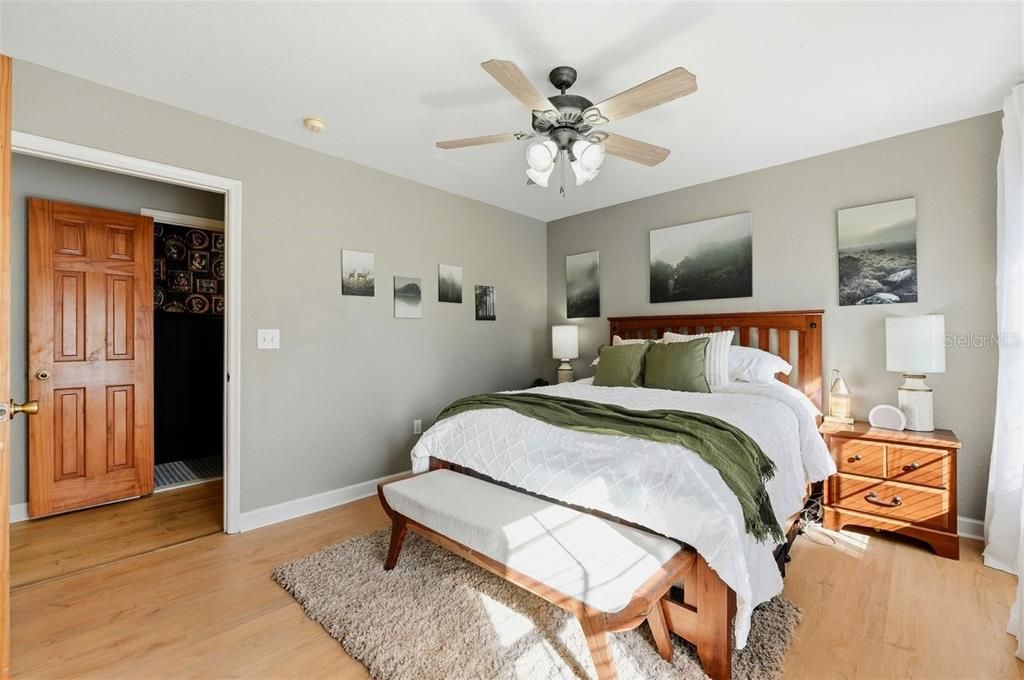 For Sale: $1,350,000 (5 beds, 3 baths, 4733 Square Feet)