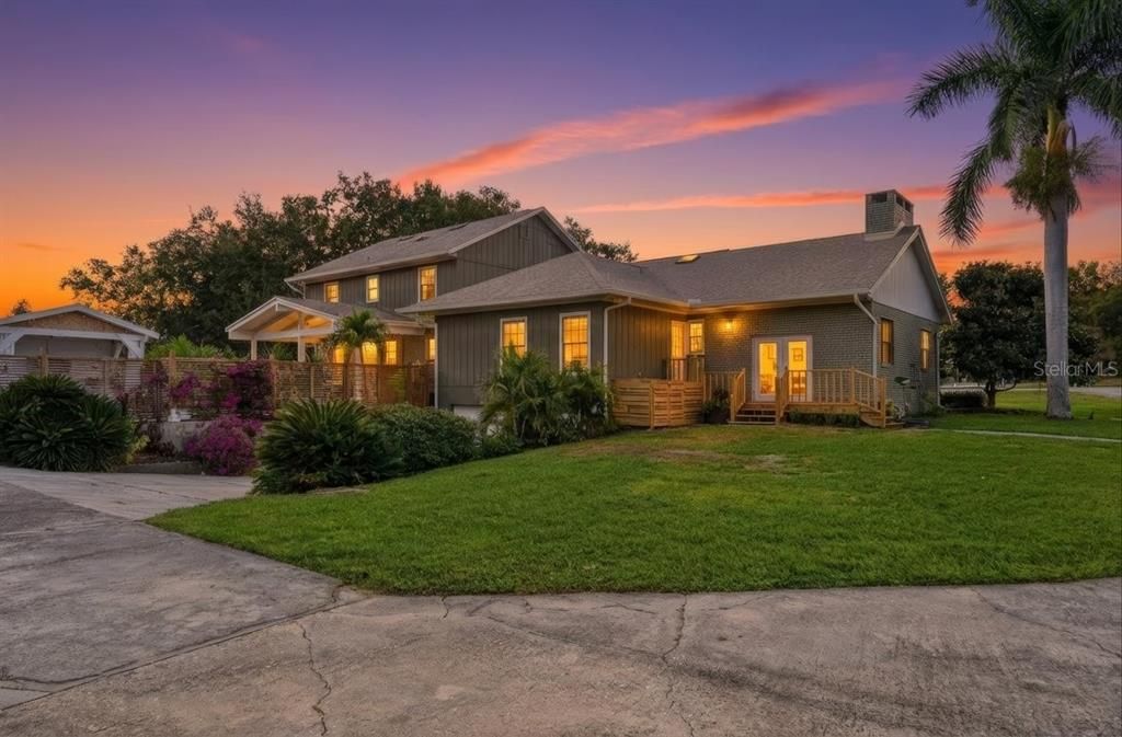 For Sale: $1,350,000 (5 beds, 3 baths, 4733 Square Feet)