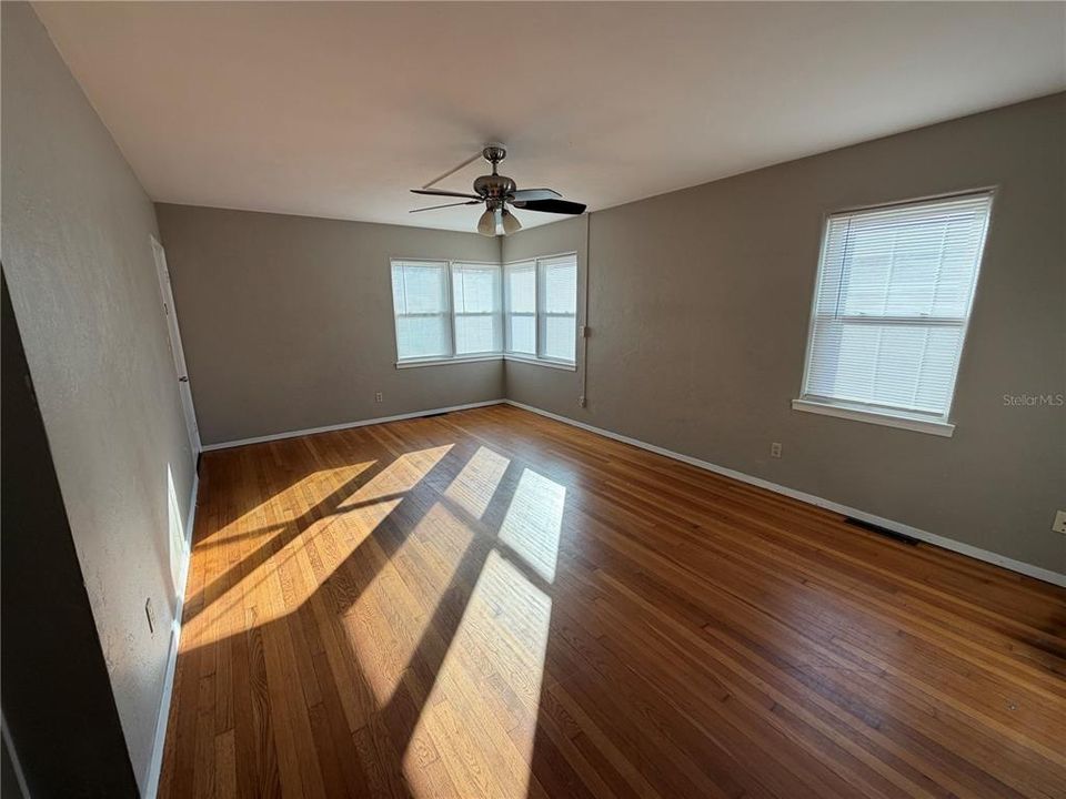 En Renta: $1,500 (2 camas, 1 baños, 1100 Pies cuadrados)