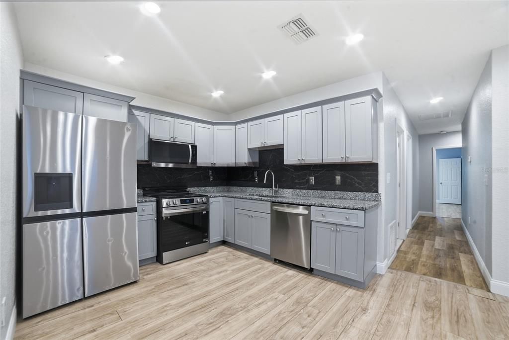 待售: $349,000 (3 贝兹, 2 浴室, 1474 平方英尺)