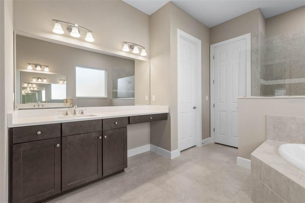 待售: $915,000 (3 贝兹, 3 浴室, 2902 平方英尺)