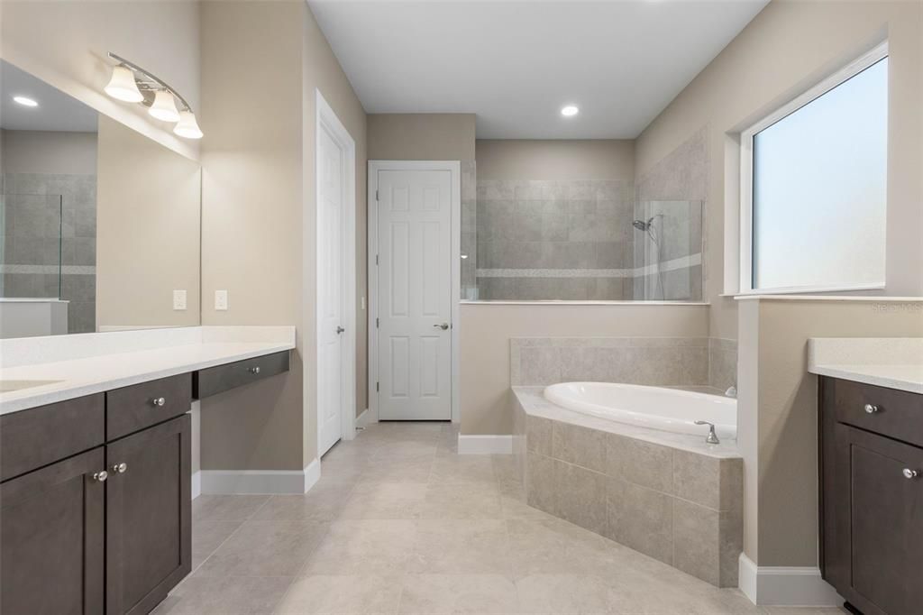 待售: $915,000 (3 贝兹, 3 浴室, 2902 平方英尺)