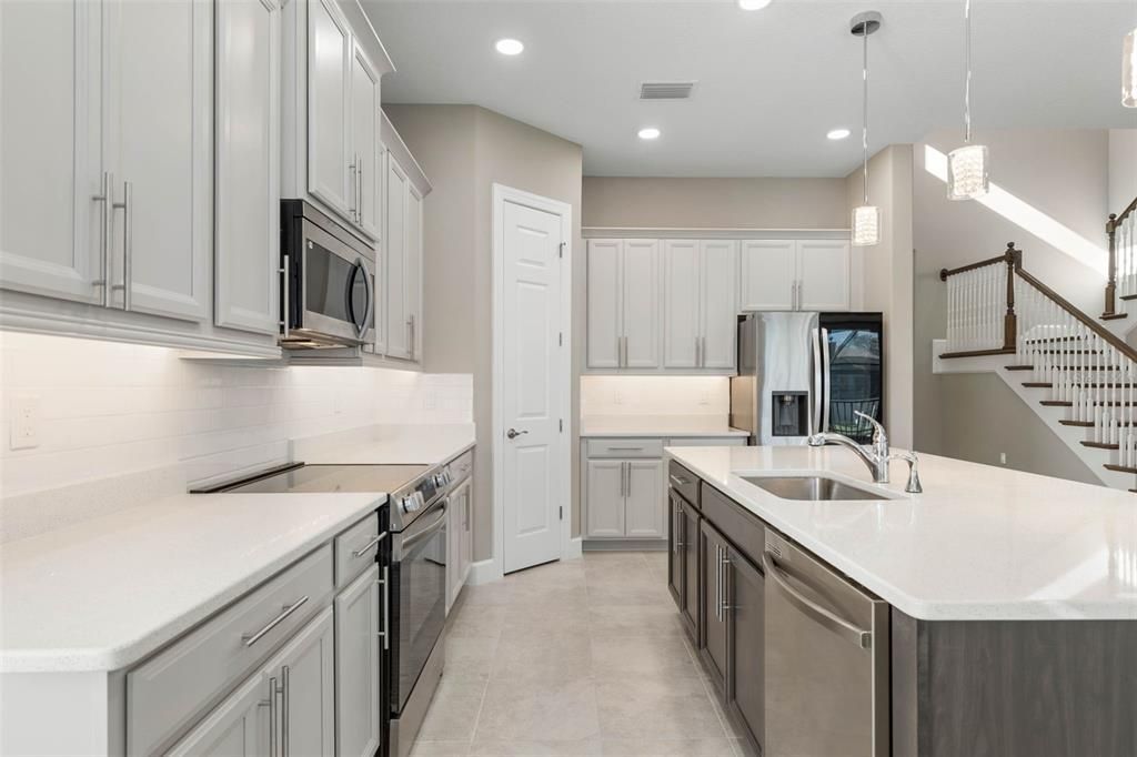 待售: $915,000 (3 贝兹, 3 浴室, 2902 平方英尺)