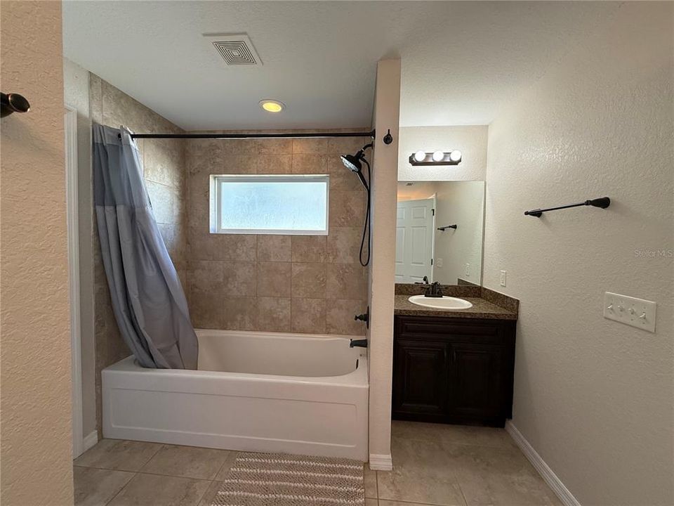 待售: $309,500 (4 贝兹, 2 浴室, 1689 平方英尺)