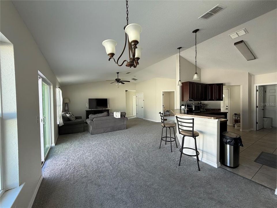 待售: $309,500 (4 贝兹, 2 浴室, 1689 平方英尺)