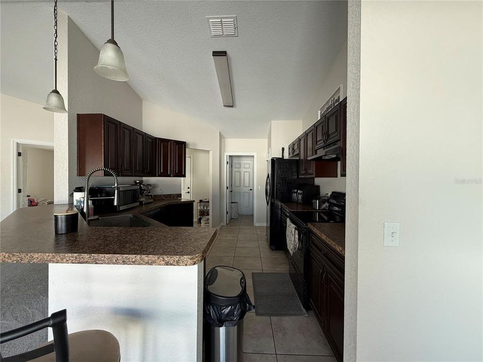 待售: $309,500 (4 贝兹, 2 浴室, 1689 平方英尺)