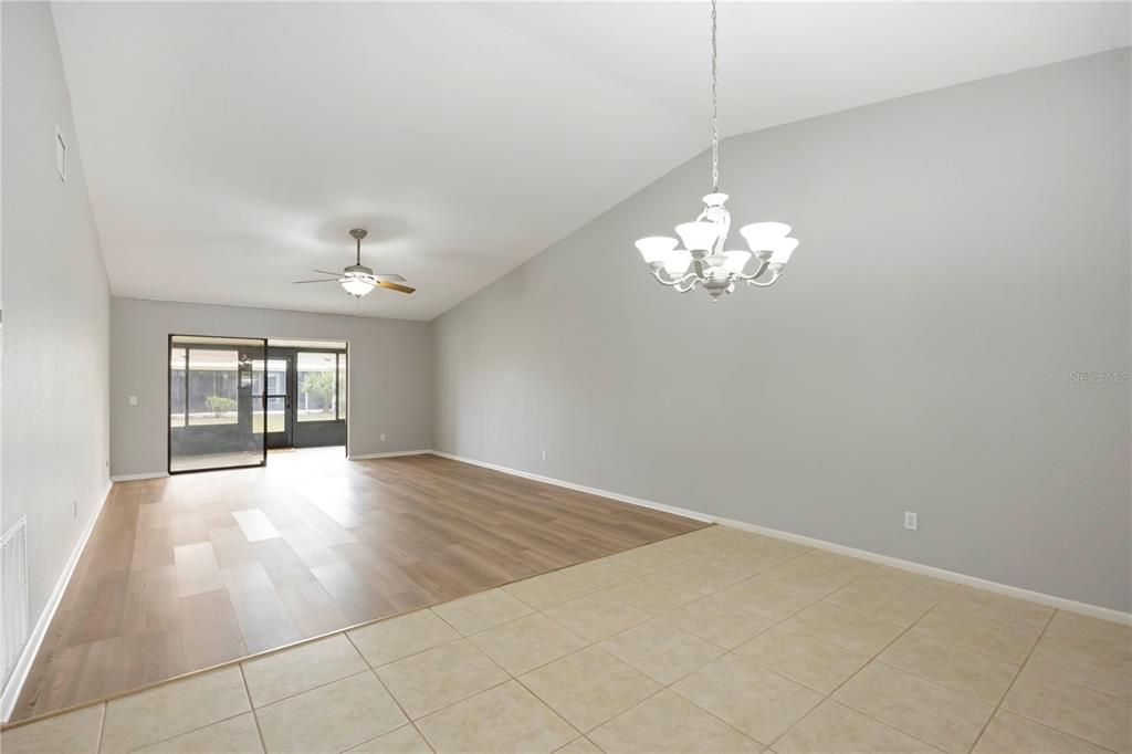 На продажу: $250,000 (2 спален, 2 ванн, 1498 Квадратных фут)