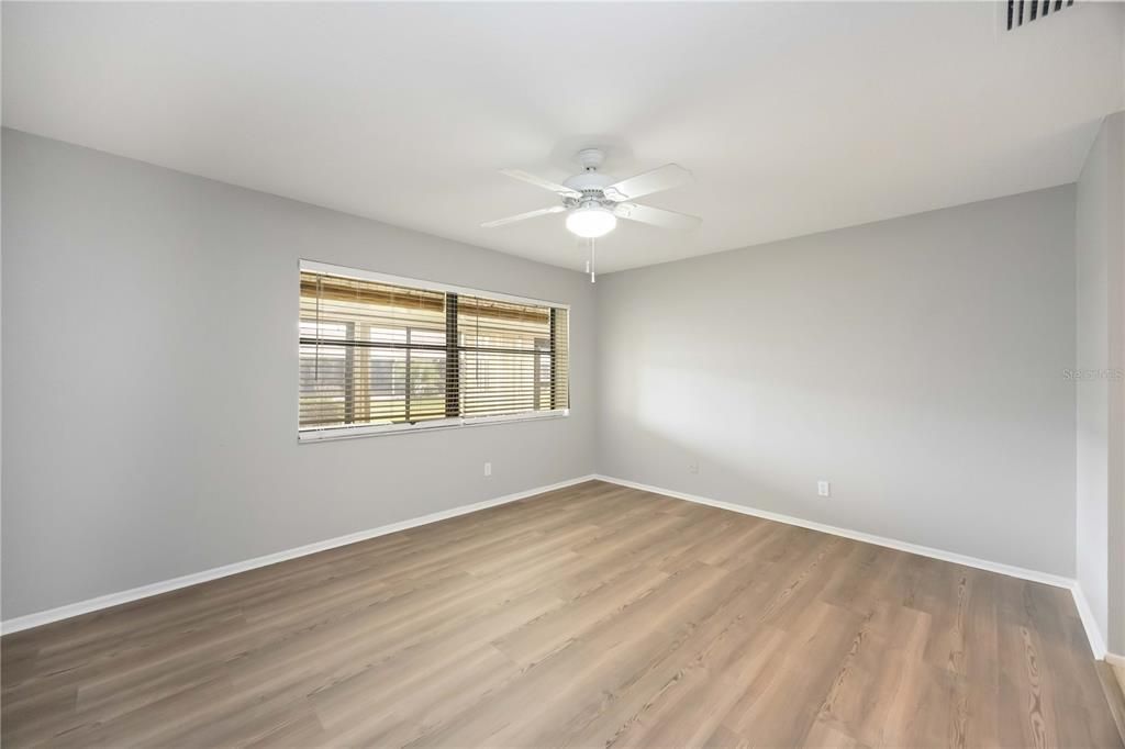 На продажу: $250,000 (2 спален, 2 ванн, 1498 Квадратных фут)