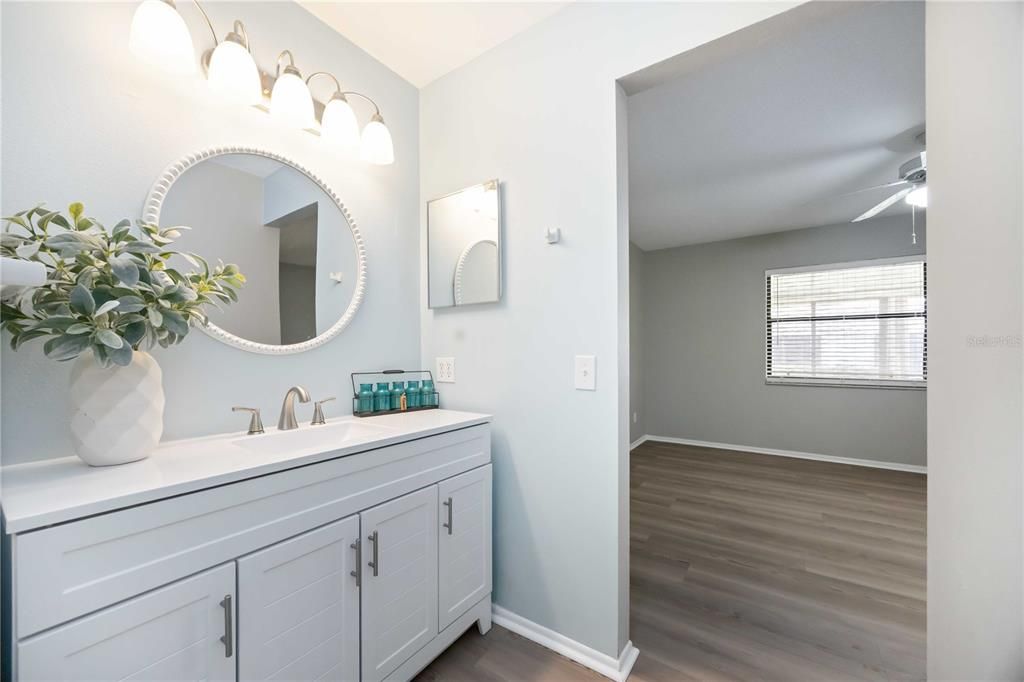 На продажу: $250,000 (2 спален, 2 ванн, 1498 Квадратных фут)