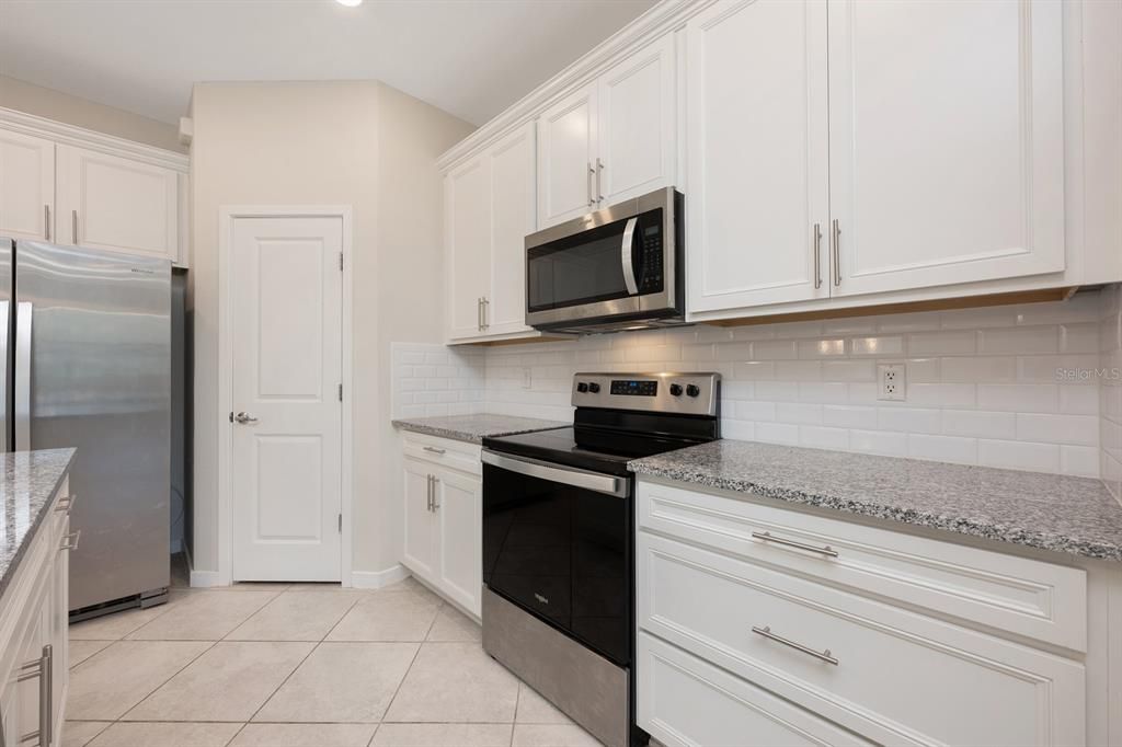 待售: $415,000 (3 贝兹, 2 浴室, 1712 平方英尺)