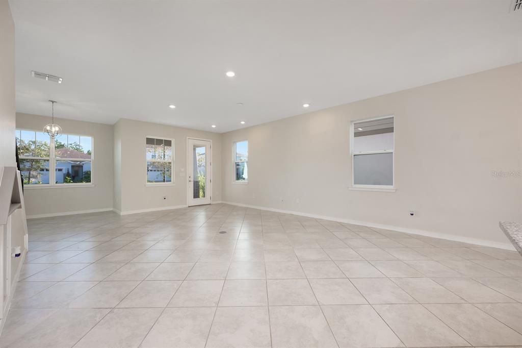 待售: $415,000 (3 贝兹, 2 浴室, 1712 平方英尺)