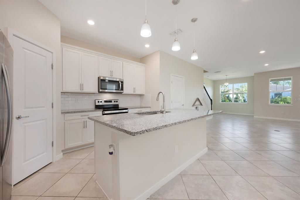 待售: $415,000 (3 贝兹, 2 浴室, 1712 平方英尺)