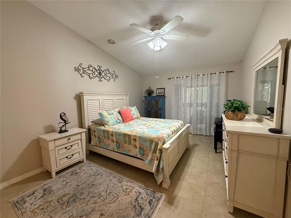 En Venta: $299,000 (2 camas, 2 baños, 1190 Pies cuadrados)