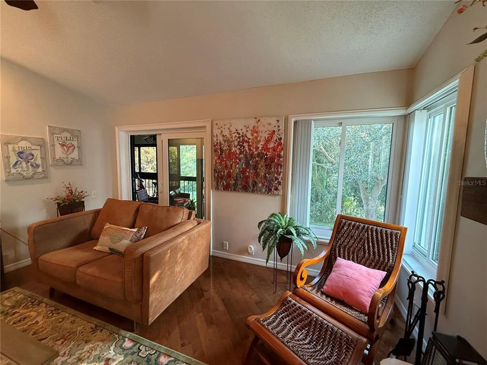 En Venta: $299,000 (2 camas, 2 baños, 1190 Pies cuadrados)