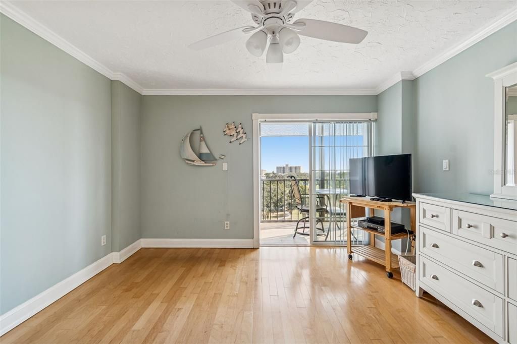 En Venta: $279,000 (2 camas, 2 baños, 1070 Pies cuadrados)