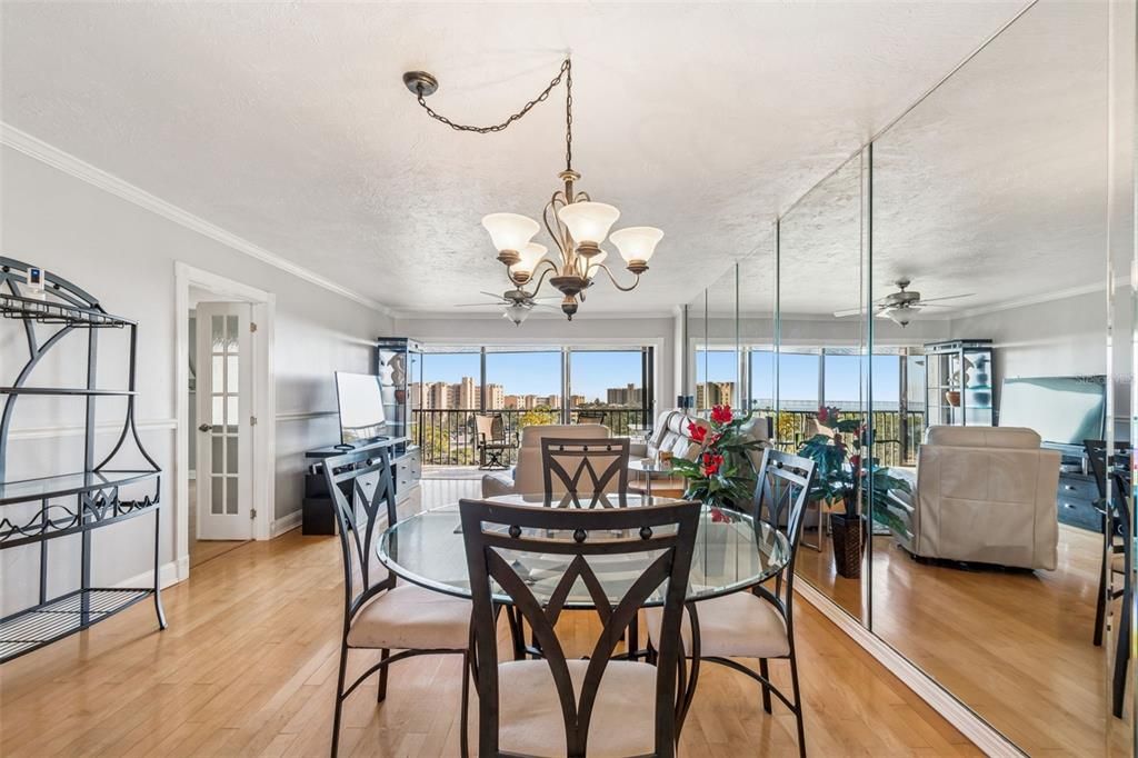 En Venta: $279,000 (2 camas, 2 baños, 1070 Pies cuadrados)