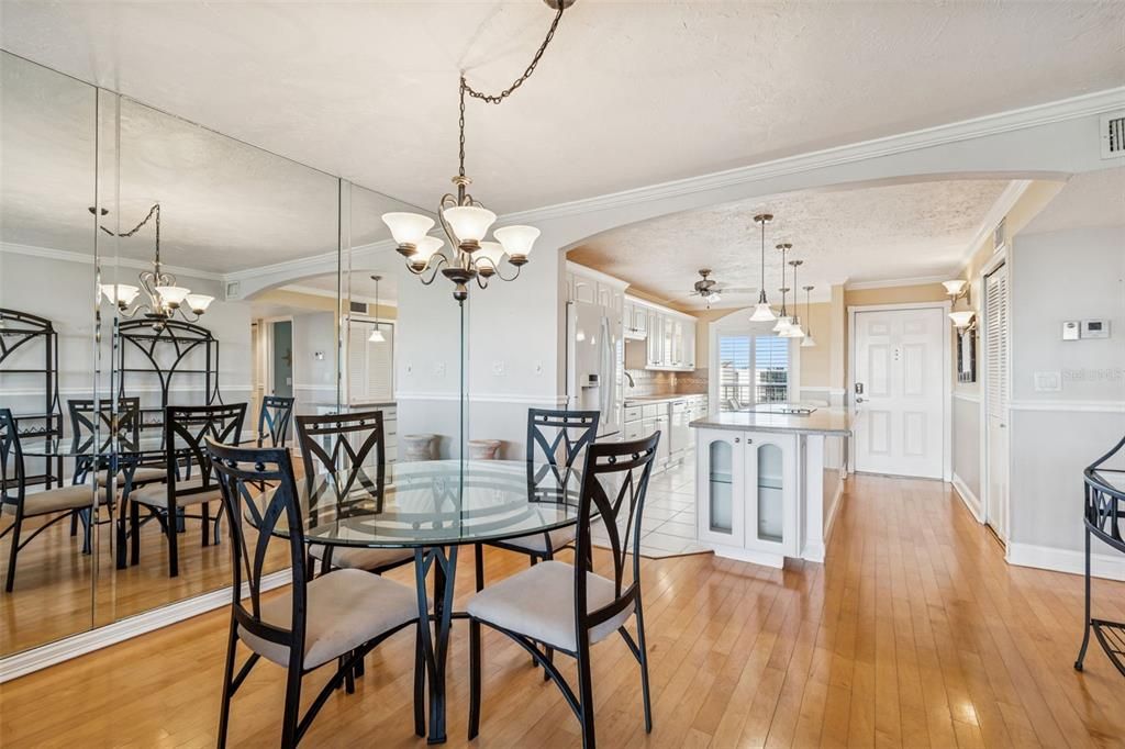 En Venta: $279,000 (2 camas, 2 baños, 1070 Pies cuadrados)