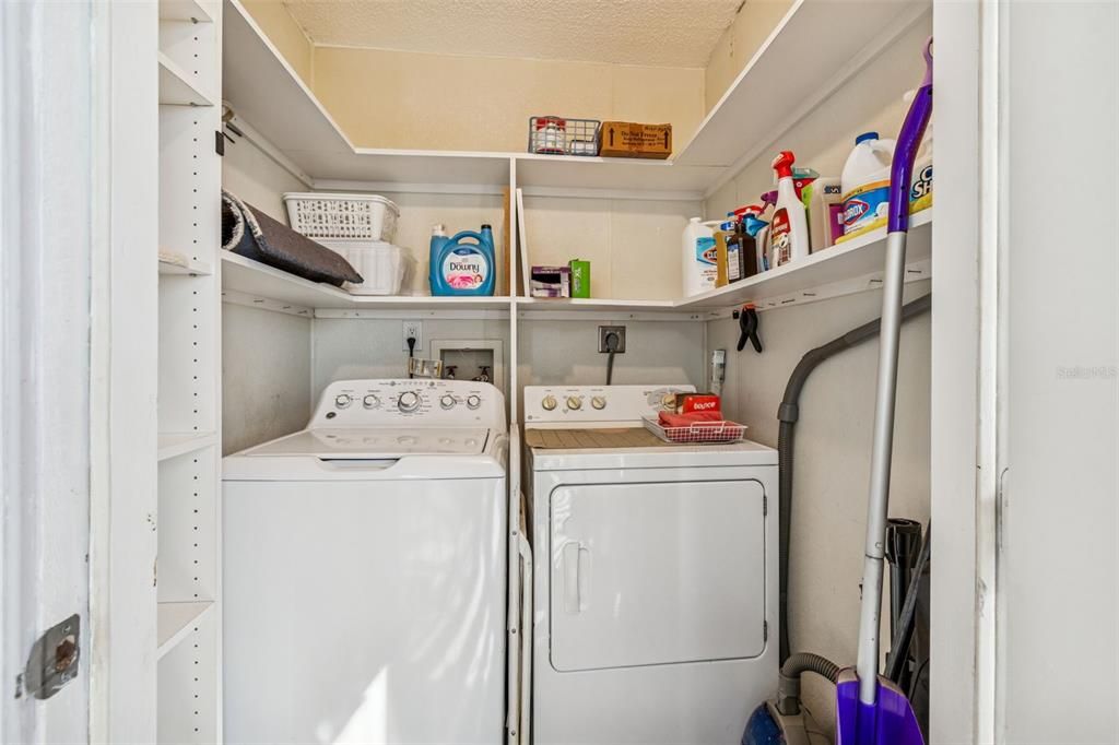 En Venta: $279,000 (2 camas, 2 baños, 1070 Pies cuadrados)