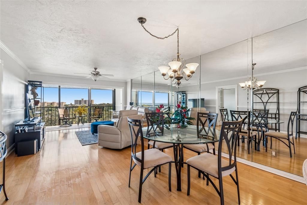 En Venta: $279,000 (2 camas, 2 baños, 1070 Pies cuadrados)