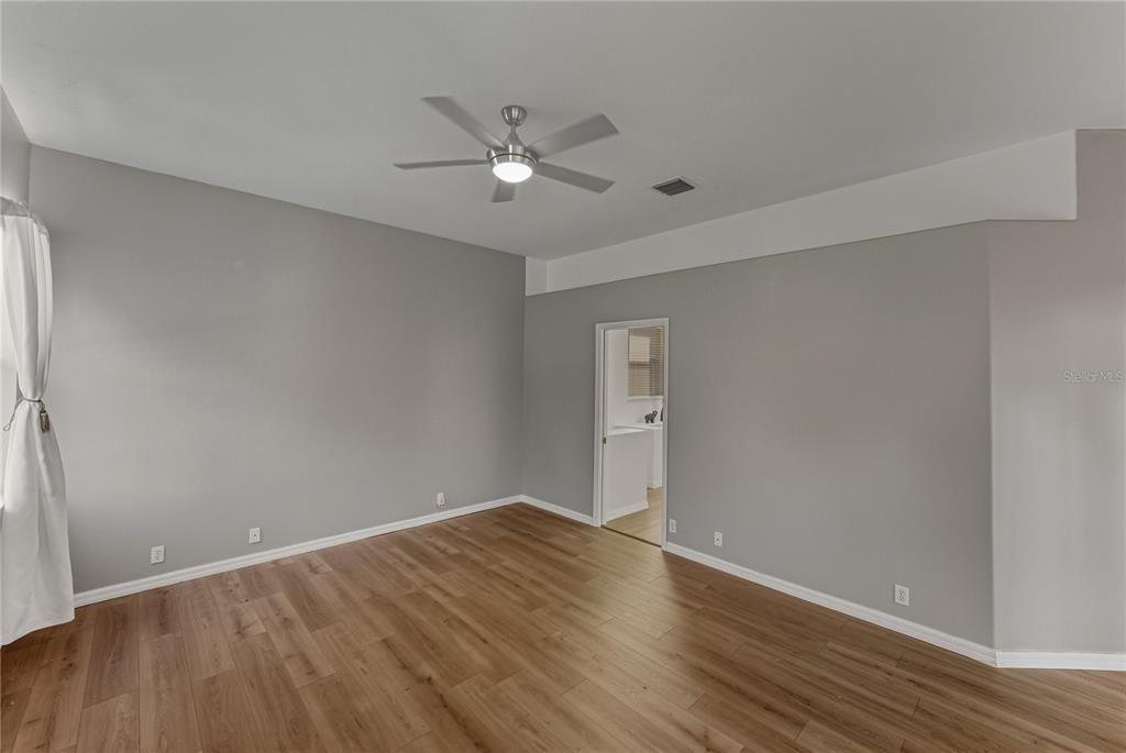 For Sale: $540,000 (4 beds, 2 baths, 2022 Square Feet)