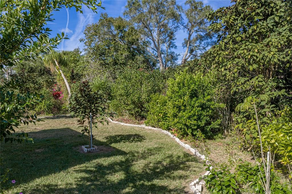 For Sale: $540,000 (4 beds, 2 baths, 2022 Square Feet)