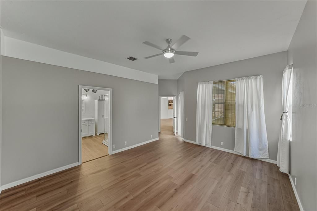 For Sale: $540,000 (4 beds, 2 baths, 2022 Square Feet)