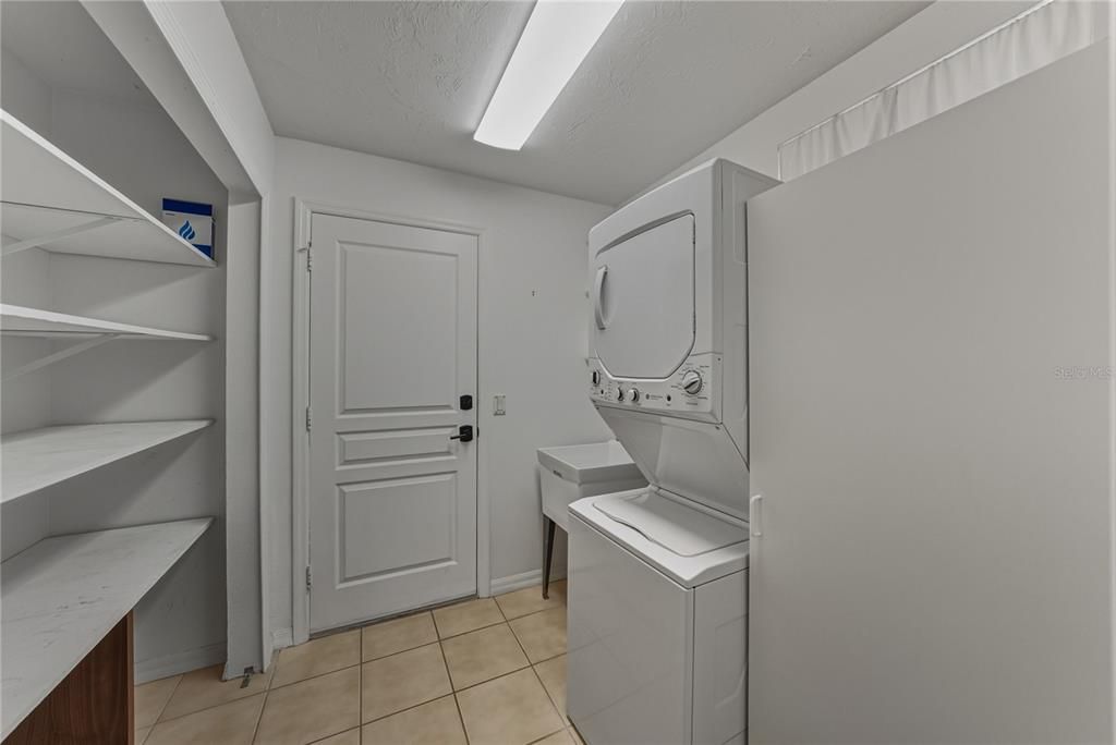 For Sale: $540,000 (4 beds, 2 baths, 2022 Square Feet)