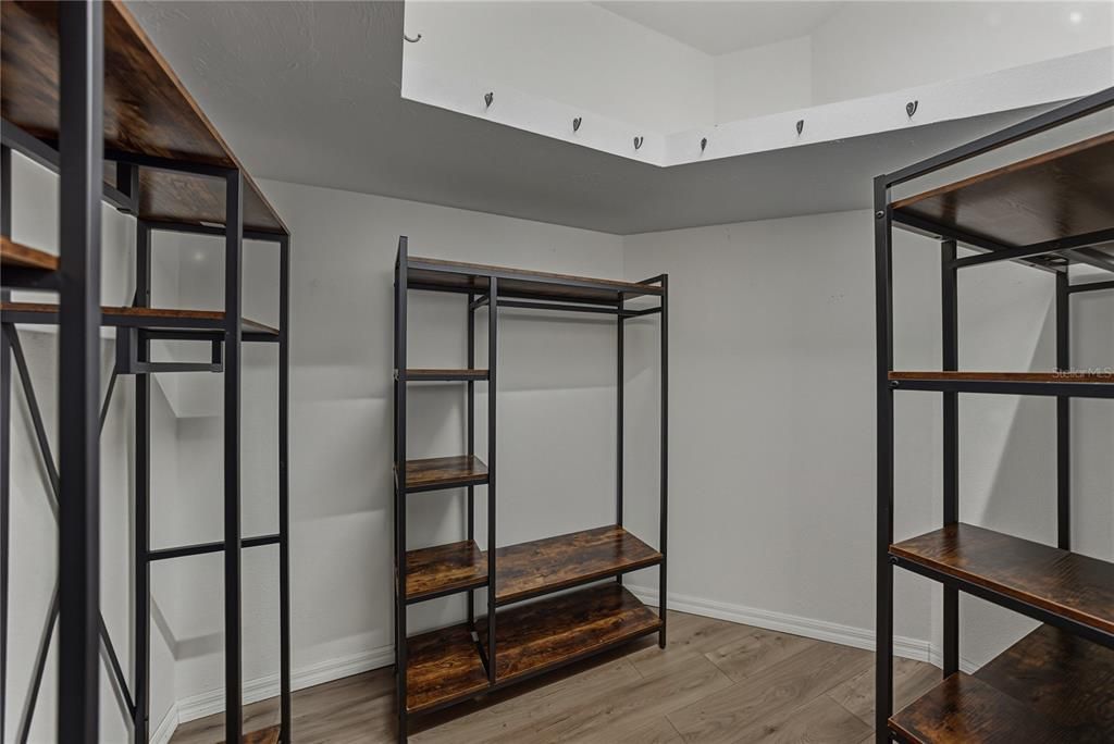 For Sale: $540,000 (4 beds, 2 baths, 2022 Square Feet)