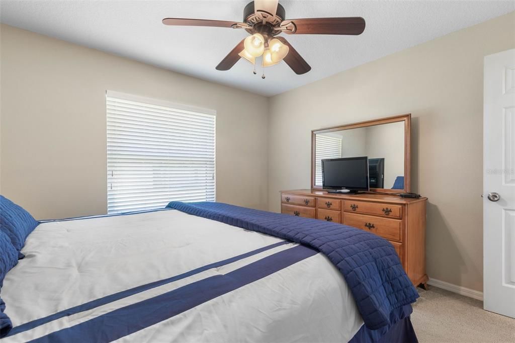 待售: $278,000 (3 贝兹, 2 浴室, 1380 平方英尺)