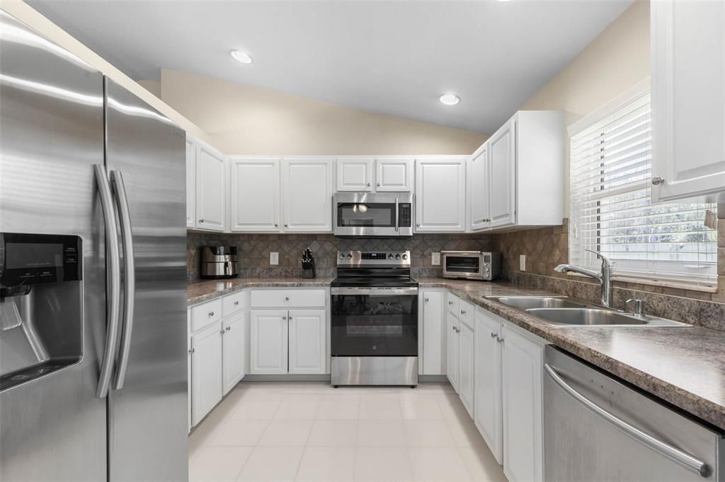 待售: $278,000 (3 贝兹, 2 浴室, 1380 平方英尺)