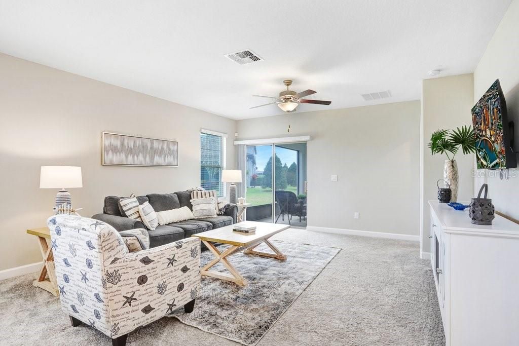 待售: $274,500 (2 贝兹, 2 浴室, 1614 平方英尺)