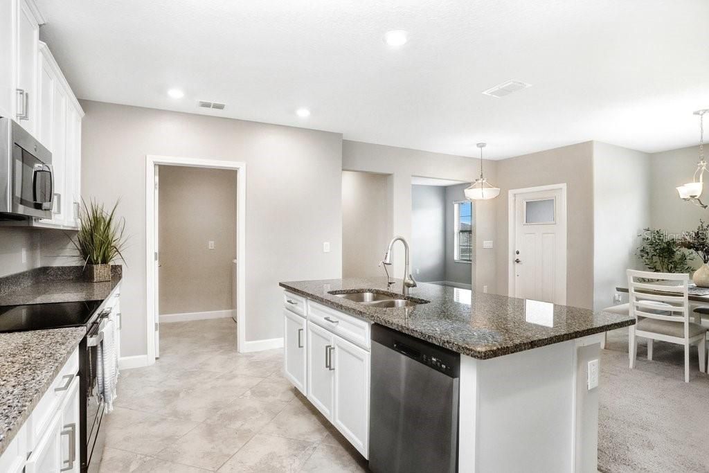 待售: $274,500 (2 贝兹, 2 浴室, 1614 平方英尺)